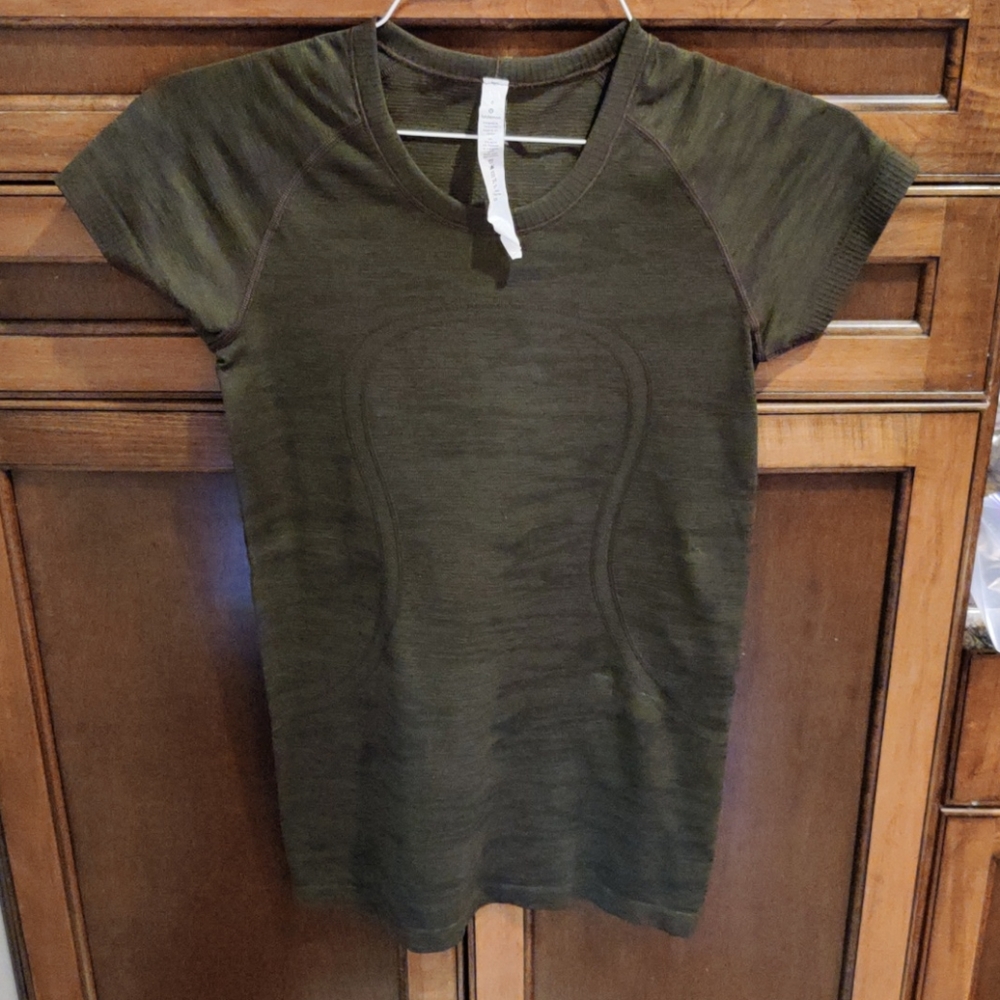 Lululemon Swiftly Tech S Sleeve Crew green camo